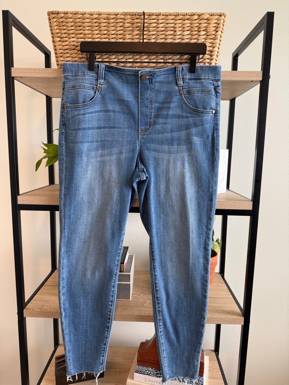 Liverpool High-Rise The Ankle Skinny Pull On Raw Hem Jeans, 14 / 32